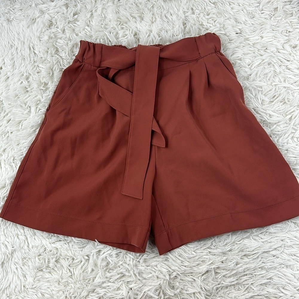 Lululemon Noir Short 5.5" Rustic Clay